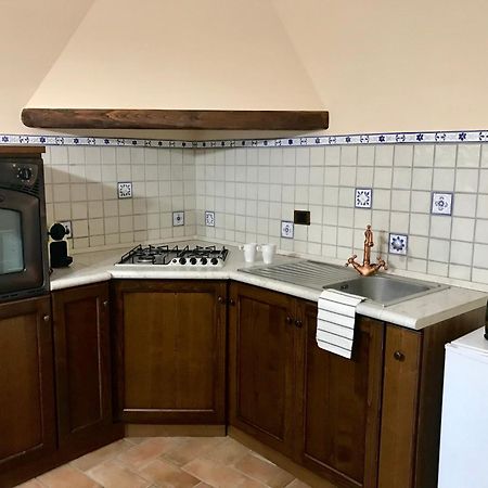 Casa Vacanze La Piazzetta Del Castello Montecalvello Екстериор снимка