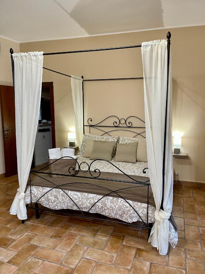 Casa Vacanze La Piazzetta Del Castello Montecalvello Екстериор снимка