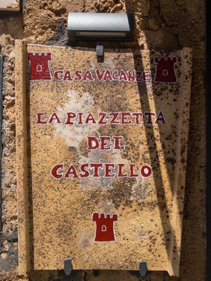Casa Vacanze La Piazzetta Del Castello Montecalvello Екстериор снимка
